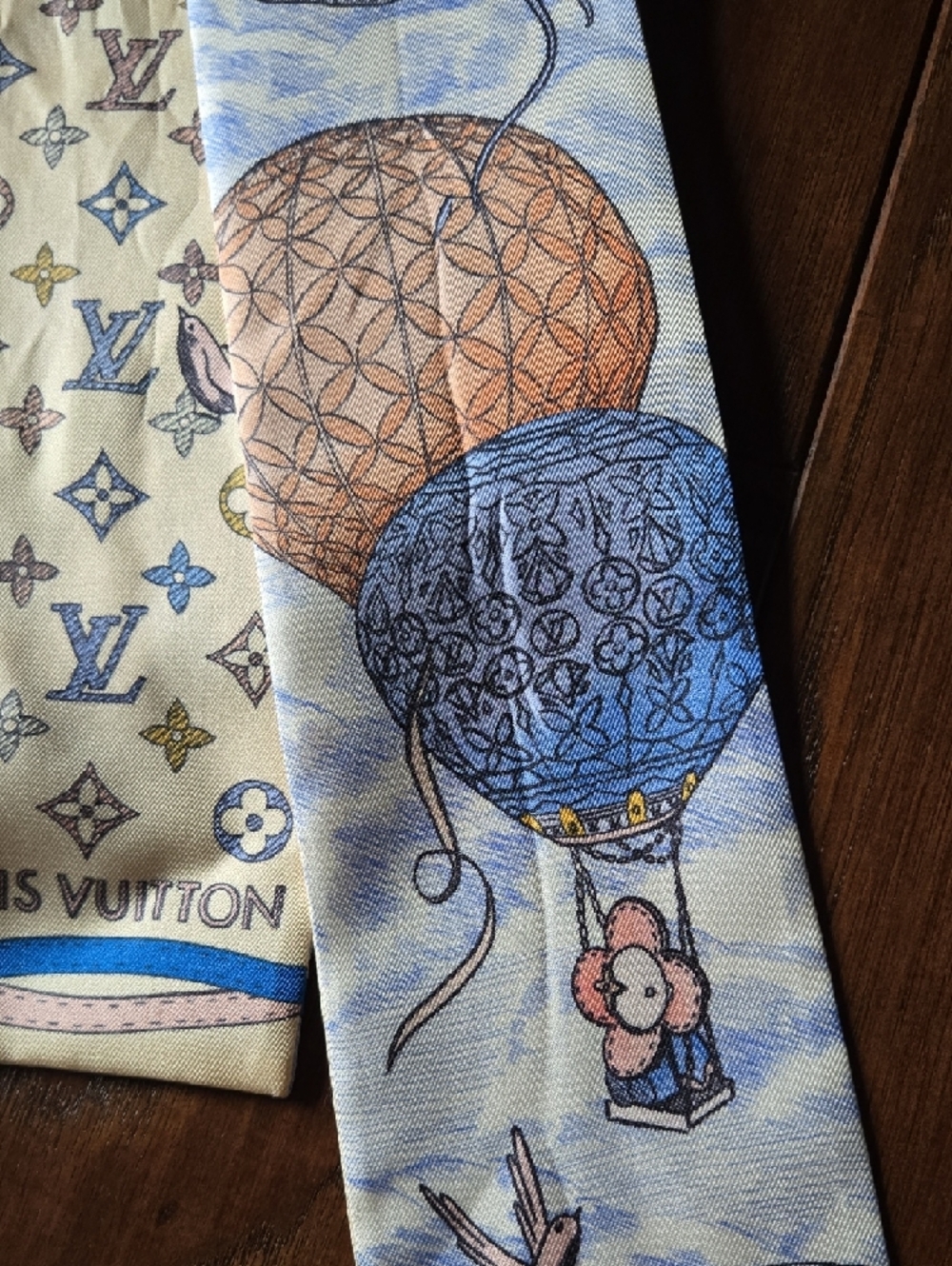 Louis Vuitton Silk Twilly Up And Away Bandeau Scarf Blue/Cream - Picture 5 of 7